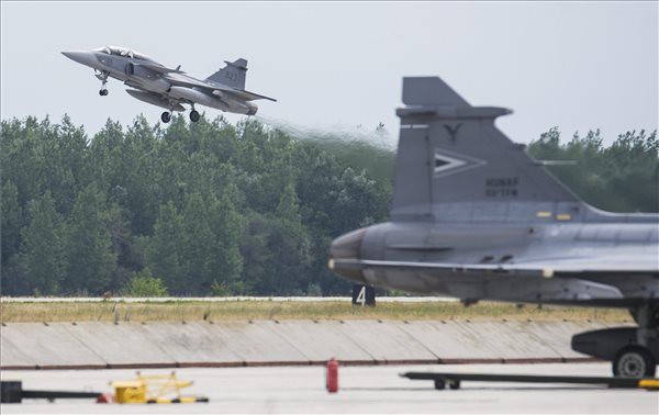 gripen-hungary-600x378