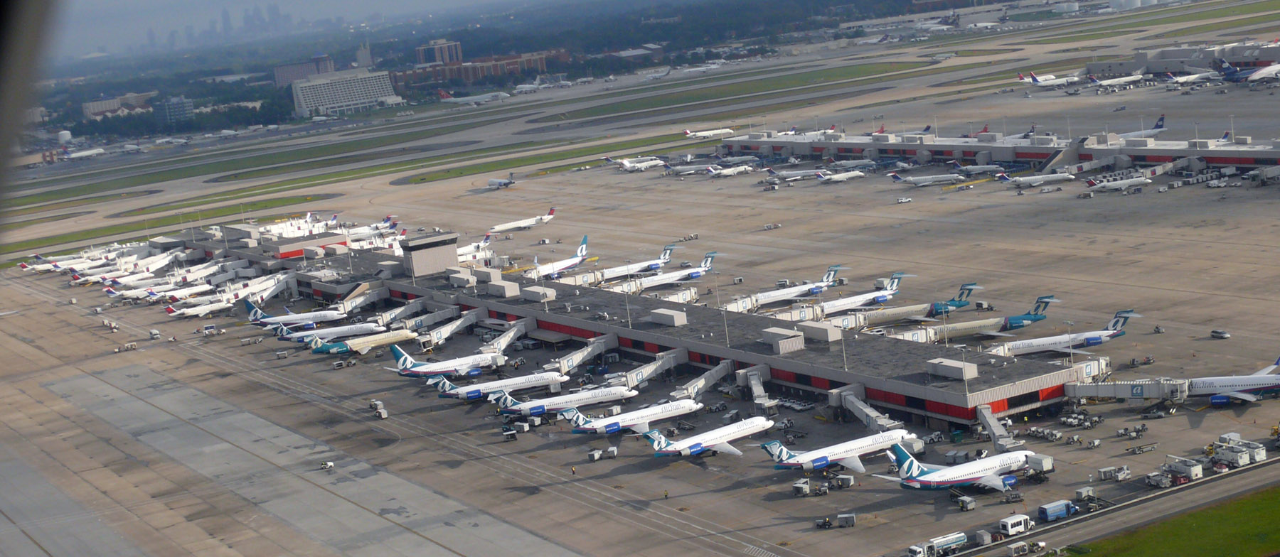 top-10-busiest-airports-around-world-aviationnepal14