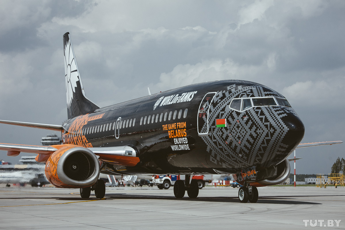 VIDEO Belarusian Belavia airlines releases the black ...