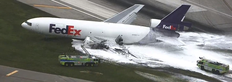 BREAKING FedEx flight #FX910 on fire at Fort Lauderdale airport - AIRLIVE