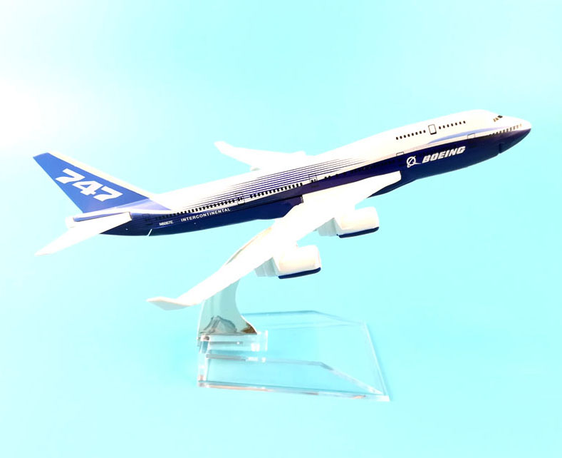 20CM Solid BOEING 747-8 Passenger Airplane Plane Metal Diecast Model Collection 