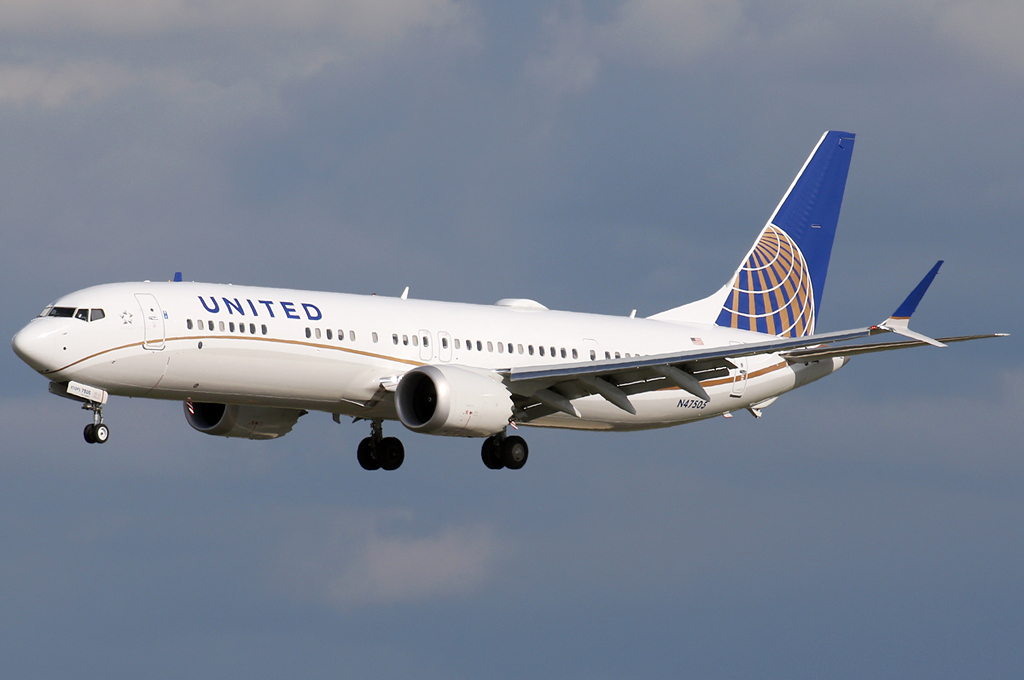 BREAKING United Airlines orders 200 more Boeing 737 MAX jets - AIRLIVE