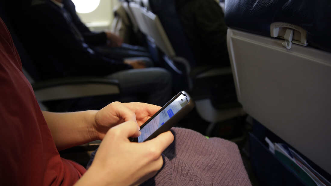 Turkish flight cancelled takeoff as passengers received plane crash images via AirDrop